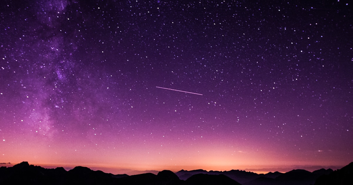 StarCraft TMG - Lore und Hintergrundgeschichten im Weltraum (Quelle: Unsplash)