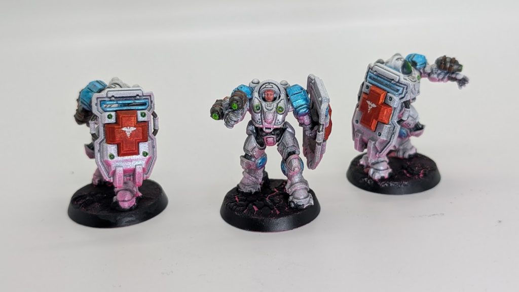StarCraft TMG - Speedpainted Terran Medics von Kevin Stillman mit TurboDork Pearly Gates Finish (Quelle: Goonhammer/Tabletop Battles)