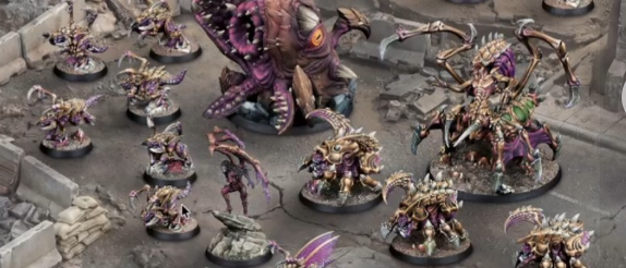 StarCraft TMG - Zerg-Miniaturen im Gefecht (Quelle: nodicenoglory.com)