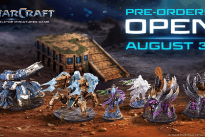 StarCraft TMG - offizieller Ankuendigungsbanner zum Vorbestellstart am 31. August mit Siege Tank, Immortal und Zerg-Miniaturen vor Lost-Temple-Terrain (Quelle: https://starcraft-tmg.com/)