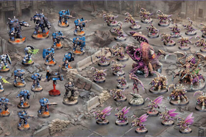 StarCraft TMG - bemalte Terraner- und Zerg-Armee aus der Founder's Edition auf Ruinengelaende (Quelle: https://taleofpainters.com/2026/06/starcraft-tmg-starter-set-founders-edition-review-better-value-than-armageddon/)