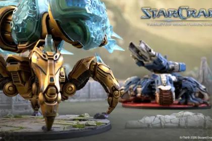 StarCraft TMG - Protoss Immortal mit transparenten Schildteilen, dahinter ein Terran Siege Tank (Quelle: https://starcraft-tmg.com/news/rules/immortal-glory-through-endurance)
